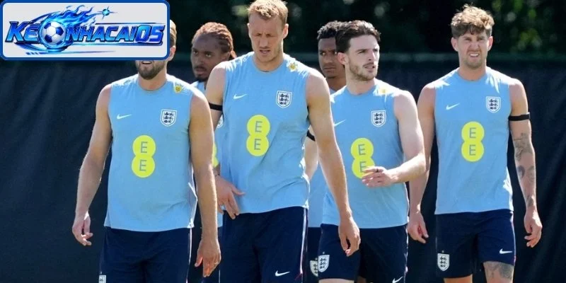 Marc Guehi Báo Động Chấn Thương, Tuyển Anh Xáo Trộn Hàng Thủ 2 John Stones và Dan Burn sẵn sàng nhận trọng trách